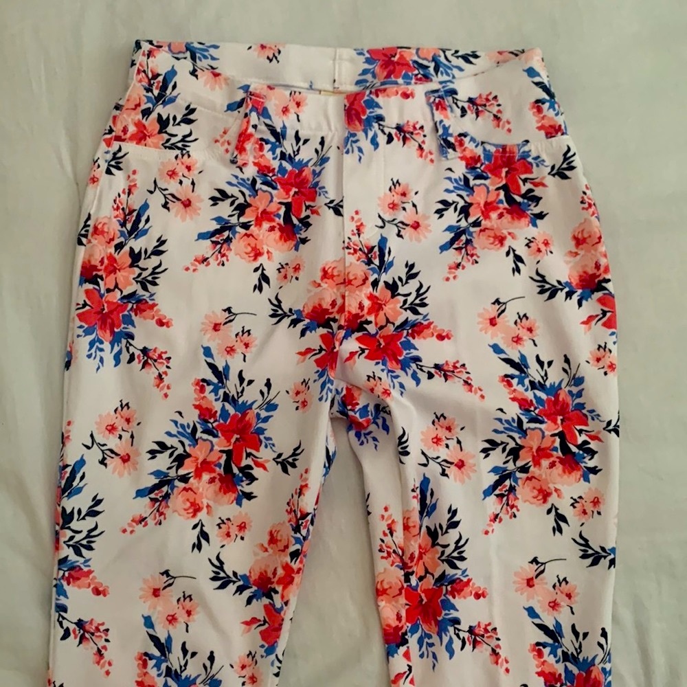 Floral stretchable floral pants